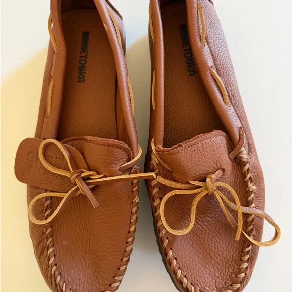 Minnetonka Moosehide Tan Leather Moccasins - Picture 2 of 4